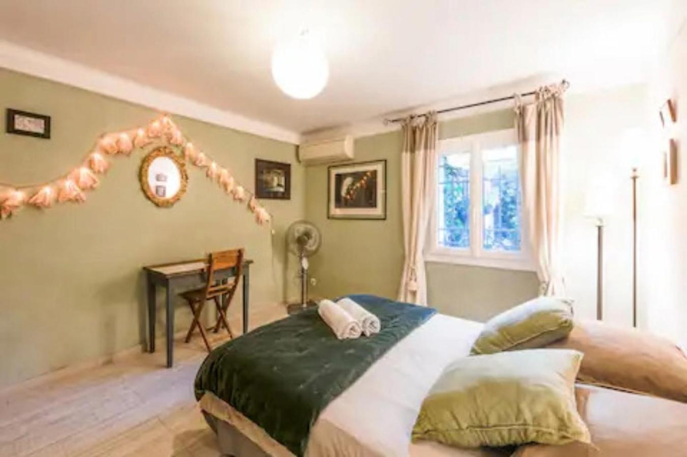 Appartement Complet Ou 2 Chambres De Charme En Centre-Ville Arles Luaran gambar