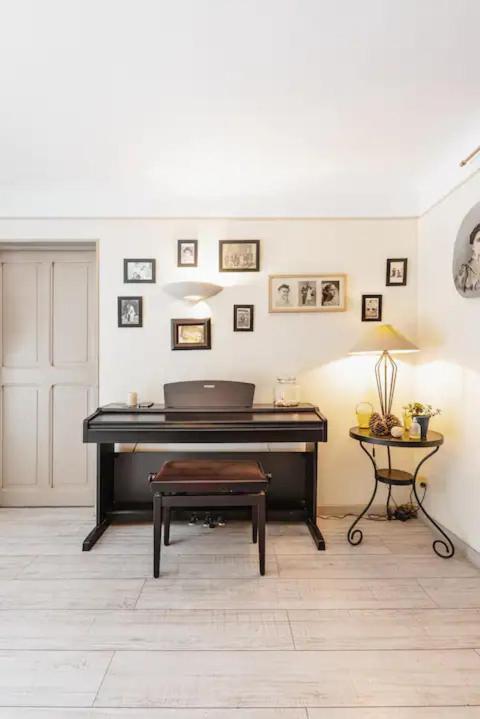Appartement Complet Ou 2 Chambres De Charme En Centre-Ville Arles Luaran gambar